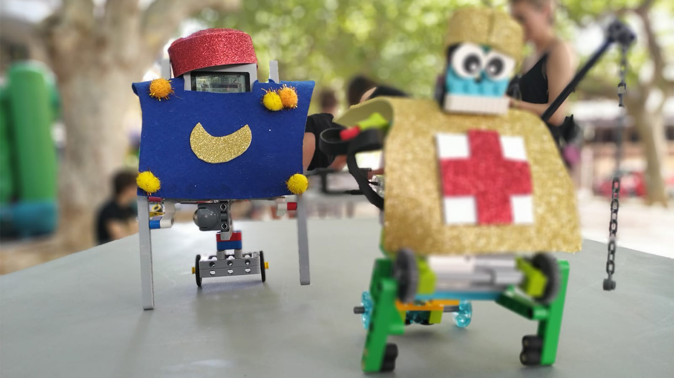 Taller tecnológico de fiestas y tradiciones Robotikids